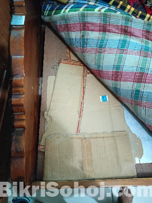 একটি রাজকীয় চিটাগাং সেগুন কাঠের খাট বিক্রি হবে